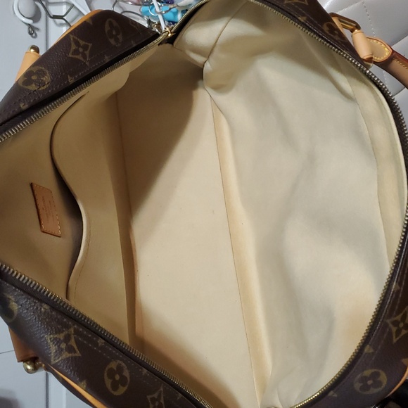 Louis VuittonMonogram Canvas Manhattan GM Handbag - Picture 11 of 17